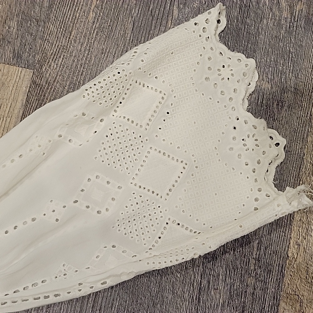 Vintage Havana White Smocked Off the Shoulder Eyelet Bell Sleeve Top S - Picture 4 of 5